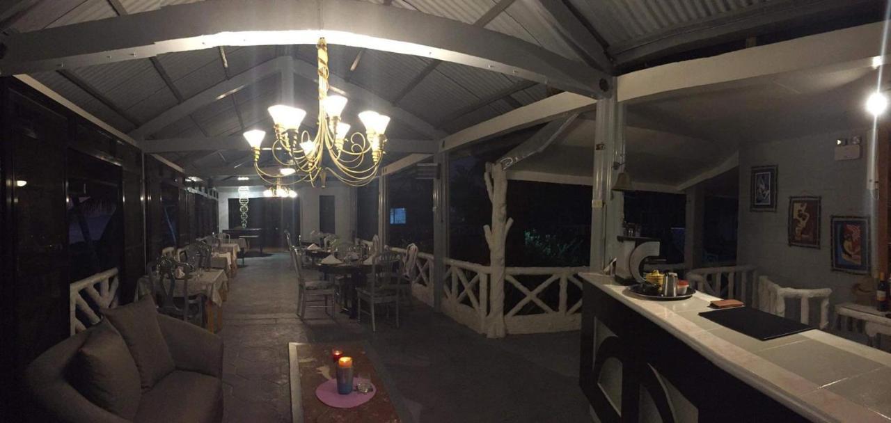 Sunbloom Beachfront Hotel And Restaurant Zambales Sinabacan Exteriér fotografie