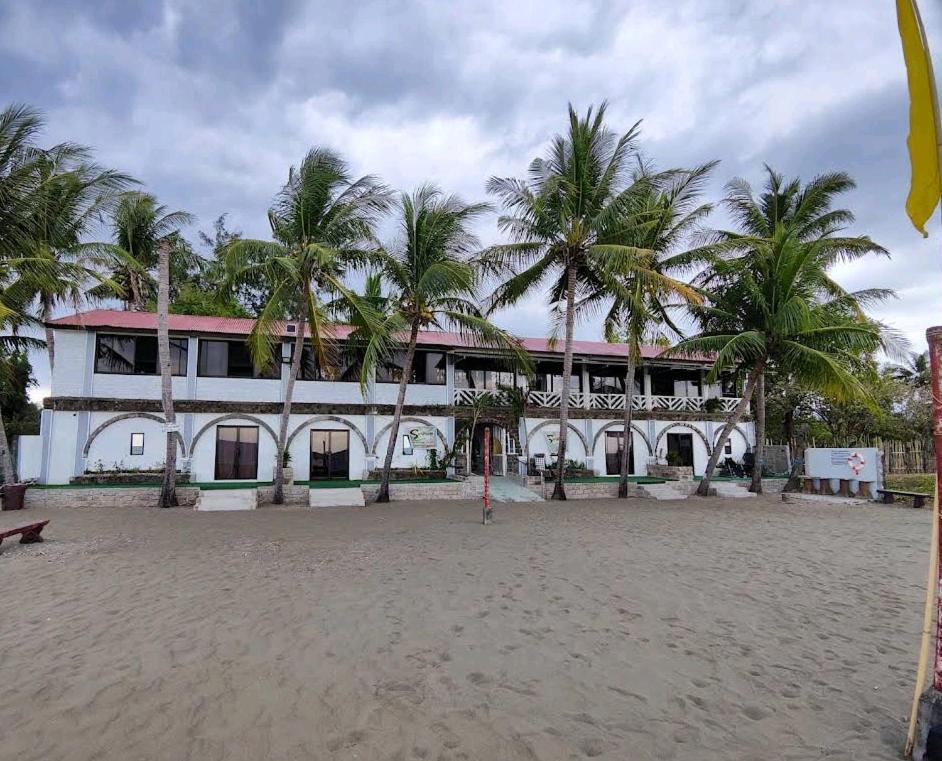 Sunbloom Beachfront Hotel And Restaurant Zambales Sinabacan Exteriér fotografie