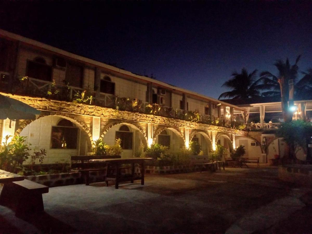 Sunbloom Beachfront Hotel And Restaurant Zambales Sinabacan Exteriér fotografie
